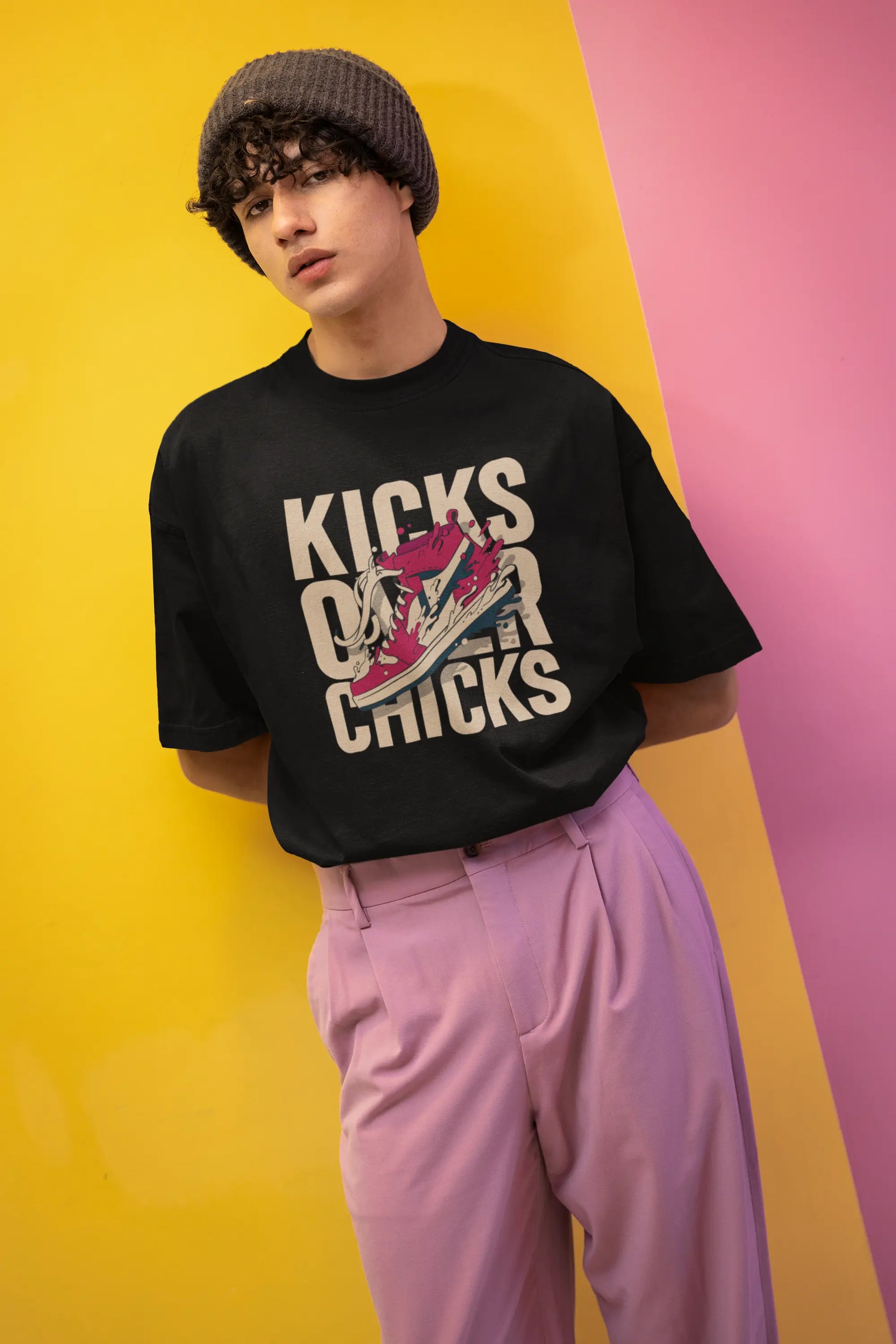 Oversized Tee - Kicks over Chicks, Sneaker Lover Fashion