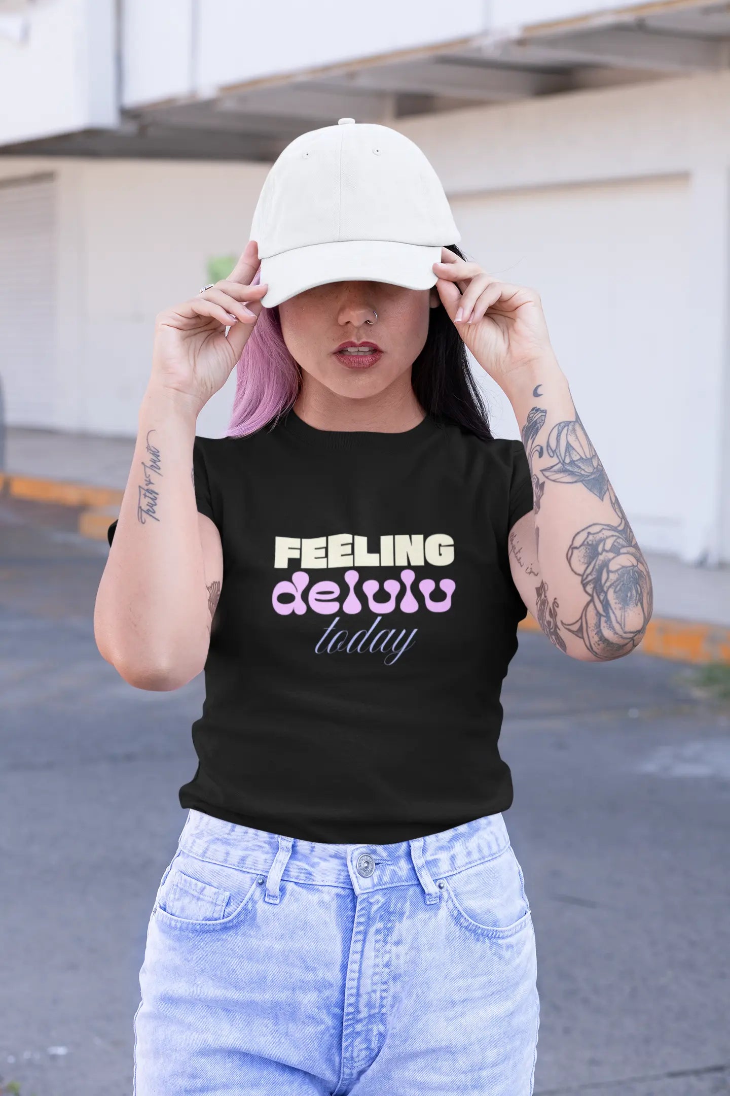 Feeling Delulu today Unisex Heavy Cotton Tee
